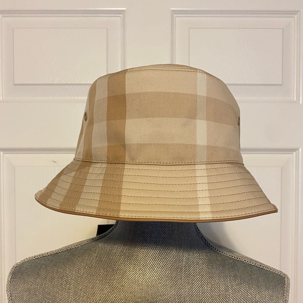 NWT Burberry Giant Check Bucket Cotton Hat Size S/P